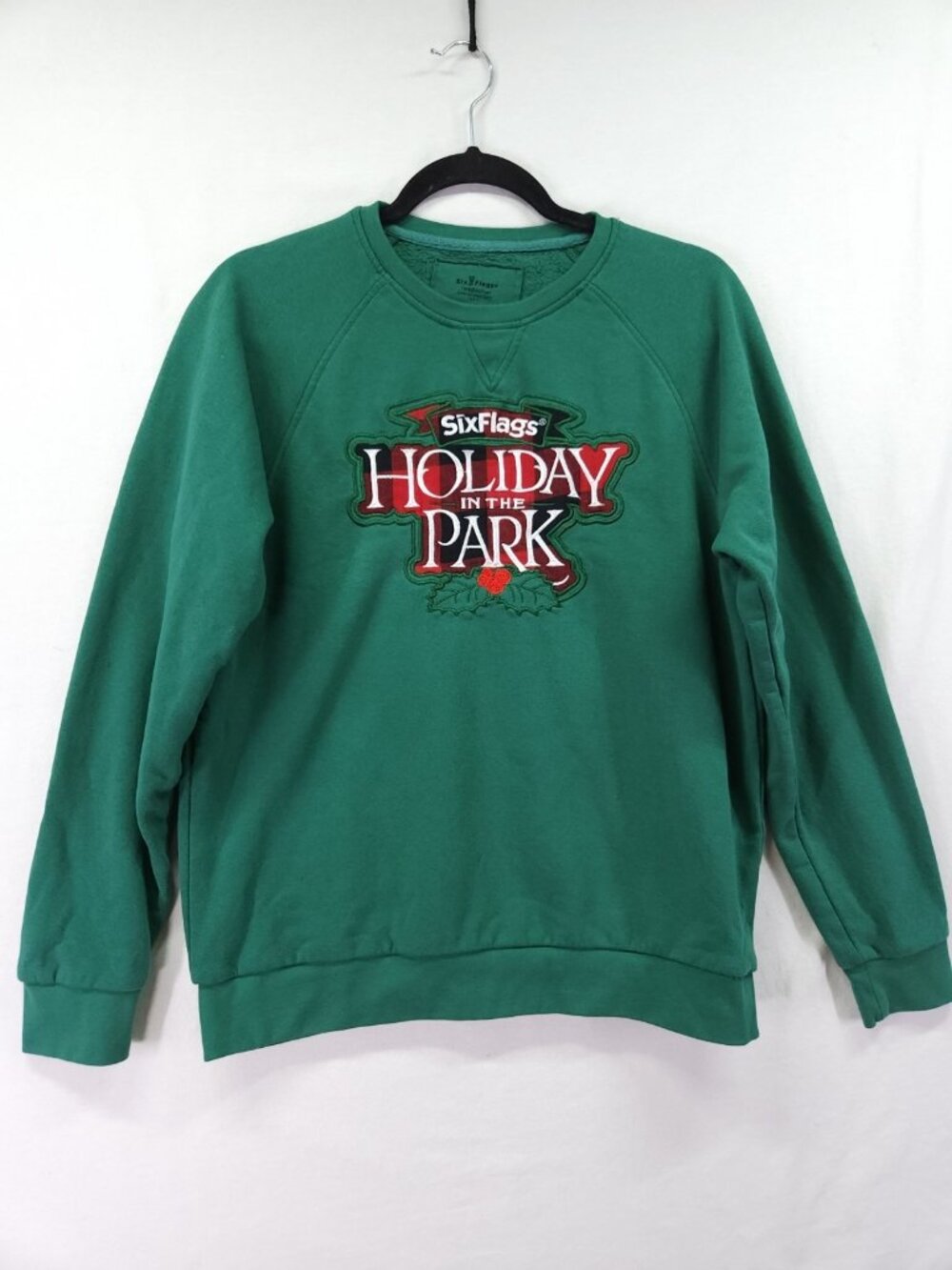 Six Flags Holiday In The Park Sweatshirt Womens Medium Embroidered Plaid Graphic